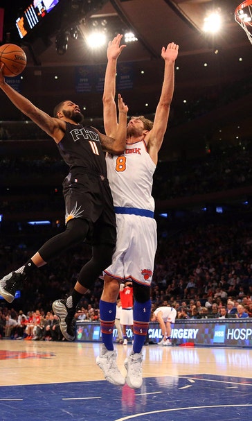 Knicks blow past Suns, who lose 13th straight on road